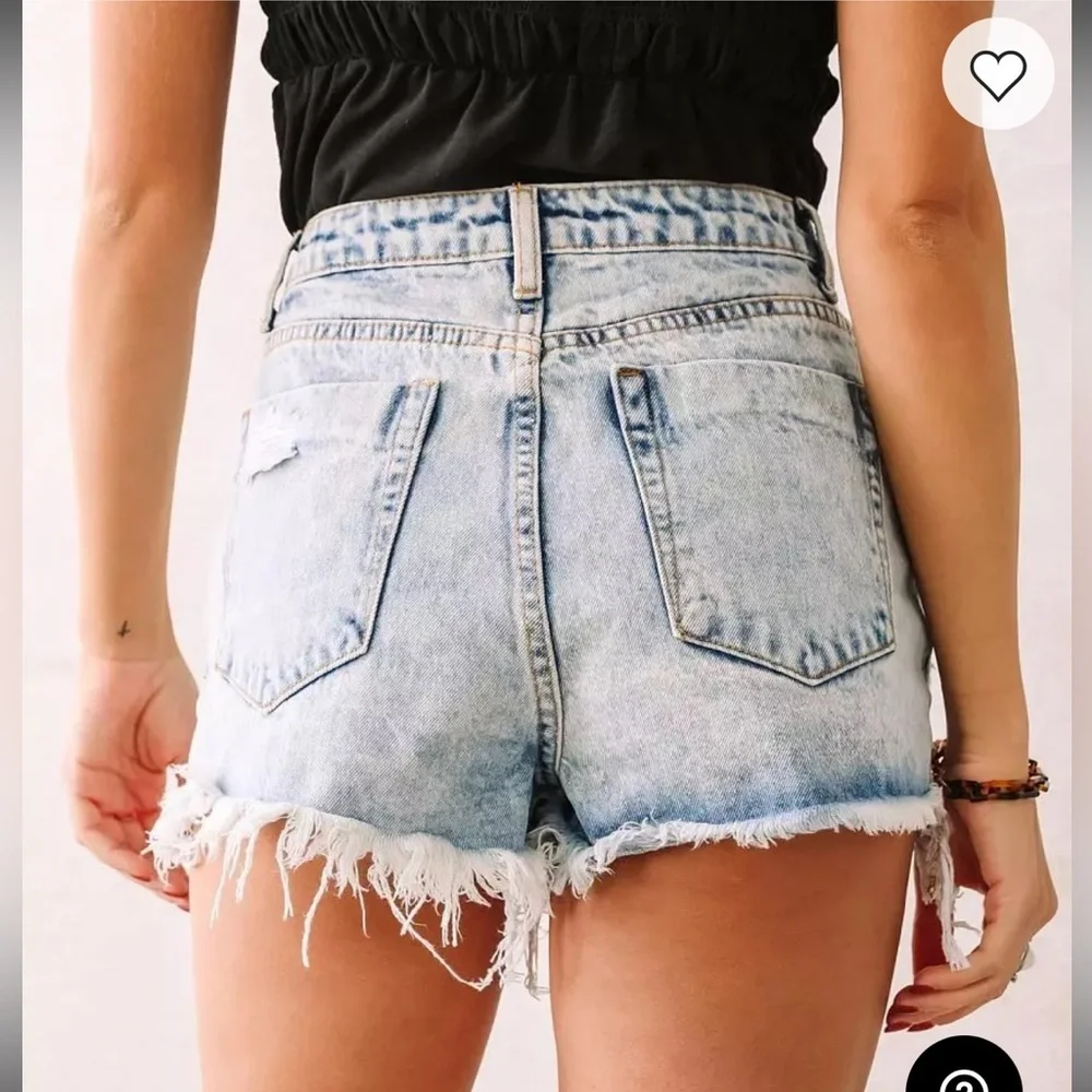 NWT Signature 8 Blue Jean Shorts High-rise Distressed Acid washed - Picture 8 of 14